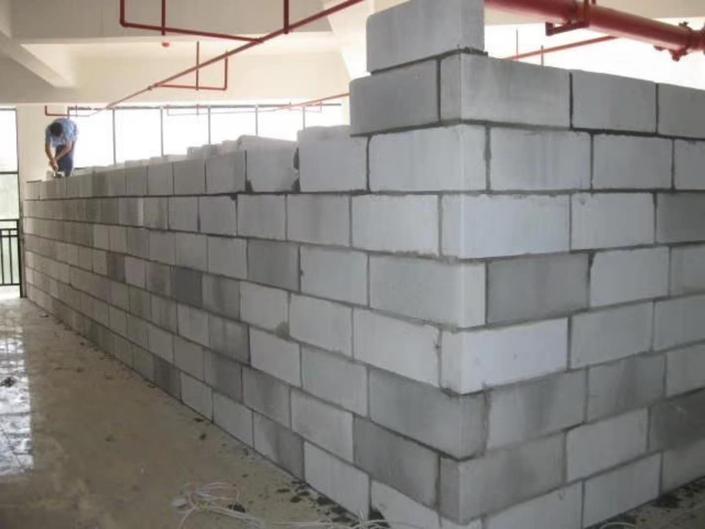 现代蒸压加气混凝土砌块承重墙静力和抗震性能的研究